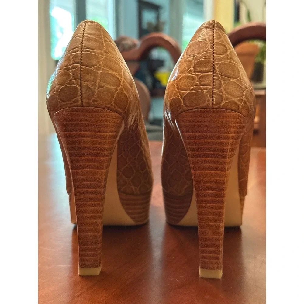 Stuart Weitzman size 6 brown embossed leather platform heels pumps‎